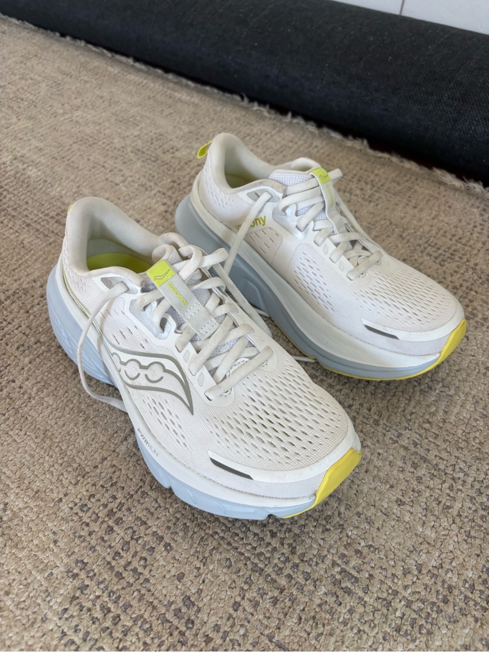 Saucony Guide 18 running shoes size 6.5
